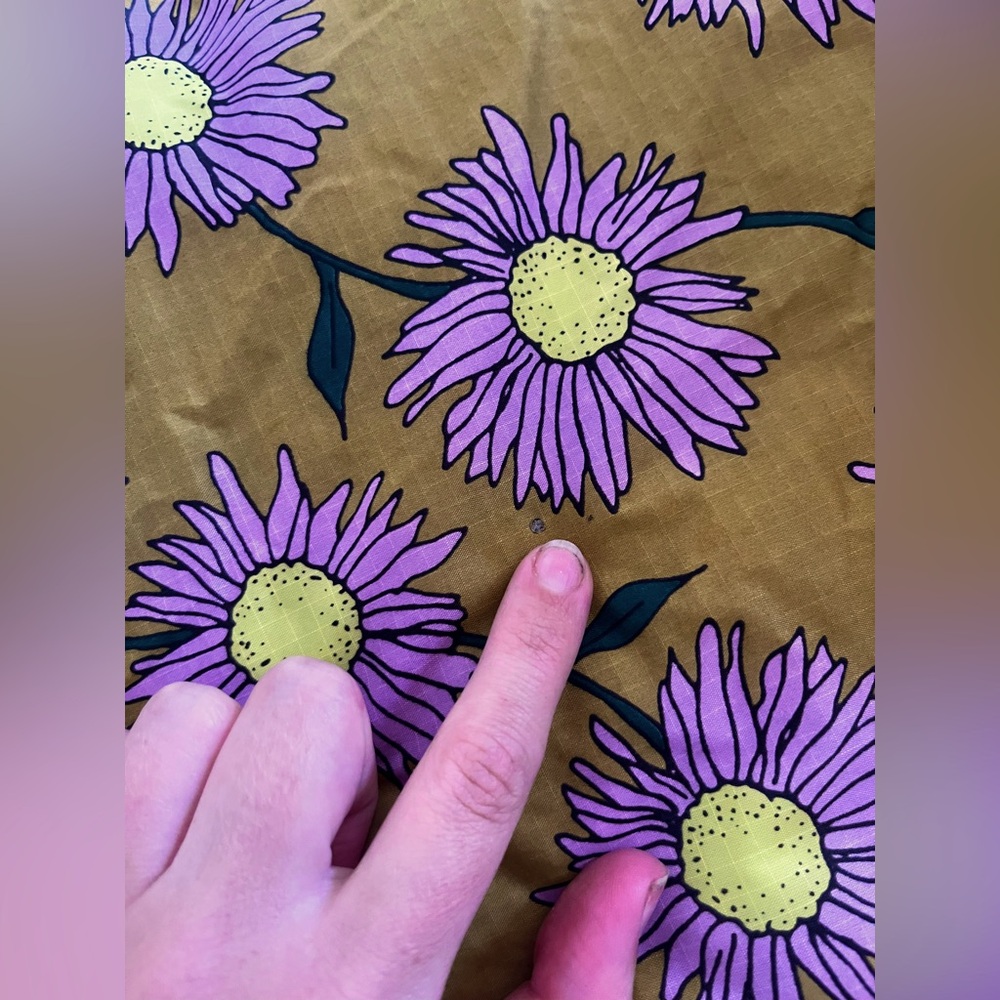 Baggu Daisy Chain Puffy Picnic Blanket - Picture 6 of 6